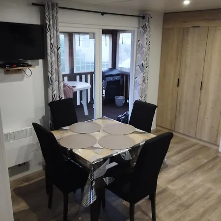 Camping Mobil-home K121 Au Les Charmettes *